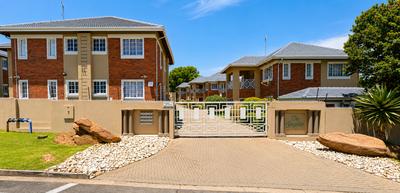 Townhouse For Rent in Farrar Park, Boksburg